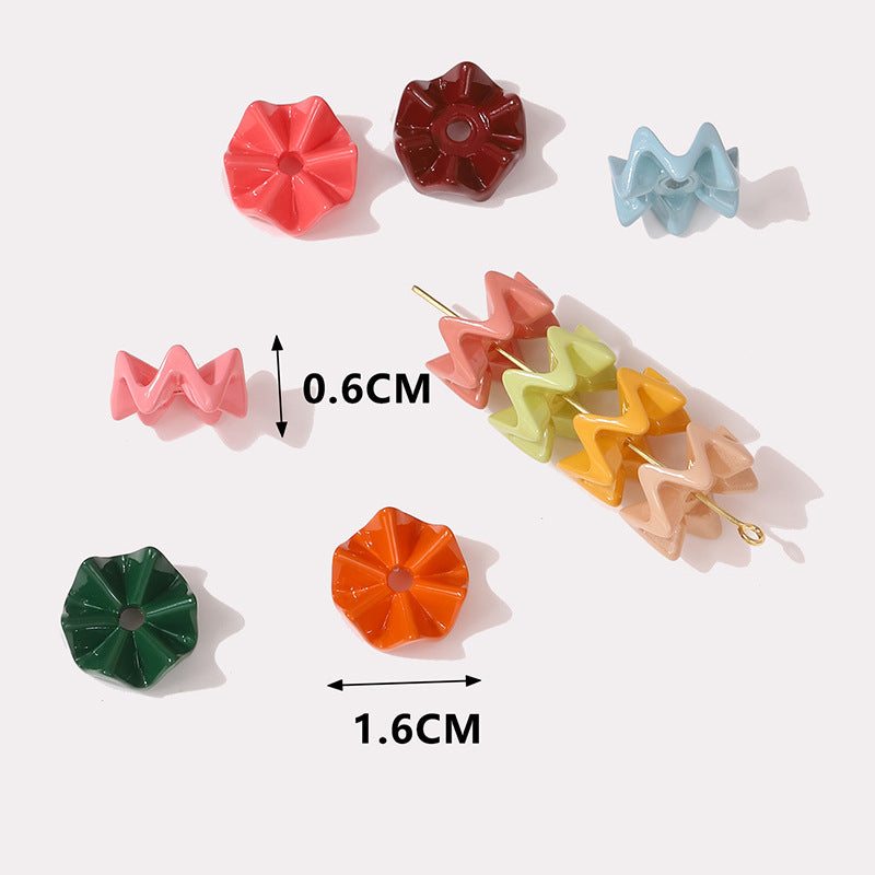 Wholesale 100pcs 16mm acrylic stacking perforated wavy snowflakes